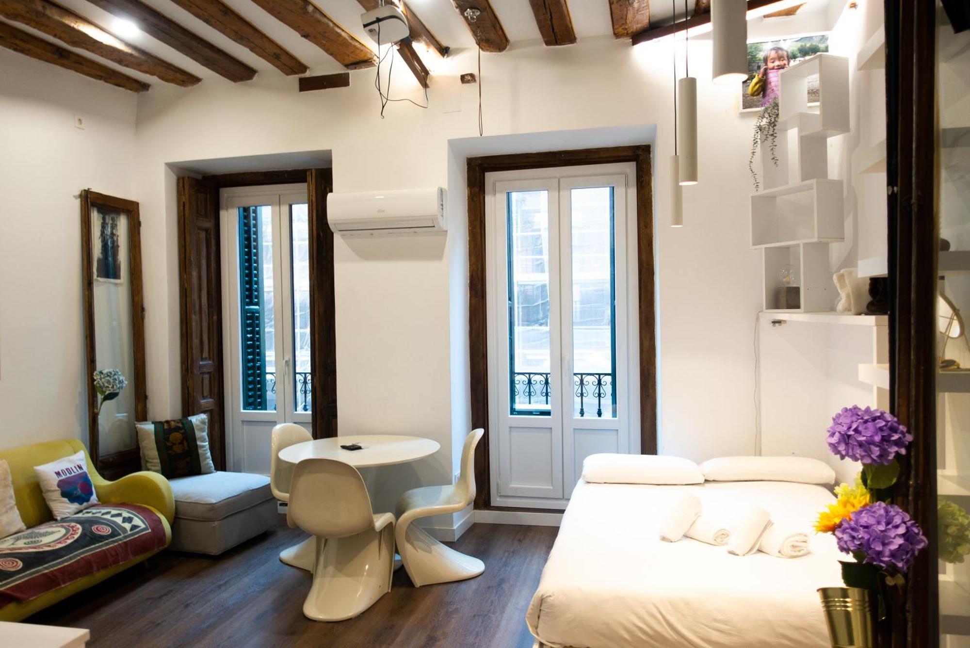 Hortaleza 4, Preciso Estudio En Chueca Junto A La Gran Via De Madrid Esterno foto